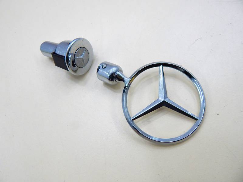 Эмблема на капот MERCEDES 123, 124, 126 Антивандальная ХРОМ МЕТАЛ НА КАПОТ тяжелая 176.03 - фото №2