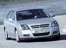 Стекло лобовое Opel Vectra С (Полоса + тонировка) после 2002г ПТ