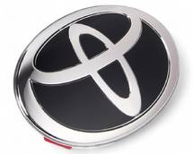 Эмблема TOYOTA (под стеклом) ЧЕРНАЯ 67х45мм (на скотче) (пр-во Завод) CH