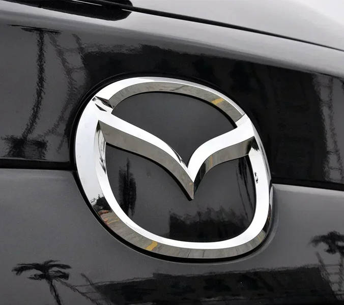 Эмблема MAZDA 105х84мм ХРОМ пластик (на скотче и 2 направляющих) (пр-во Завод) CH - фото №3